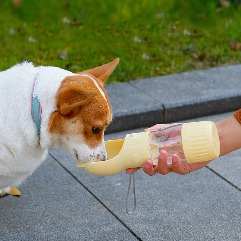 2-in-1 tragbare Hundetrinkflasche für kleine und große Hunde & Katzen – Auslaufsicherer Wasserspender mit integriertem Futternapf für unterwegs – Haustier-Futterspender